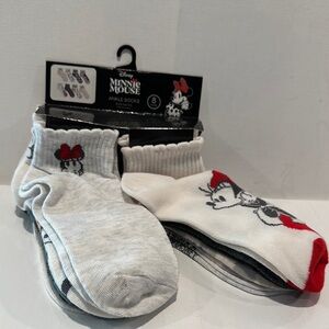 NWT (8) Pairs Disney Minnie Mouse Ankle Socks fits Shoe size 4-10.